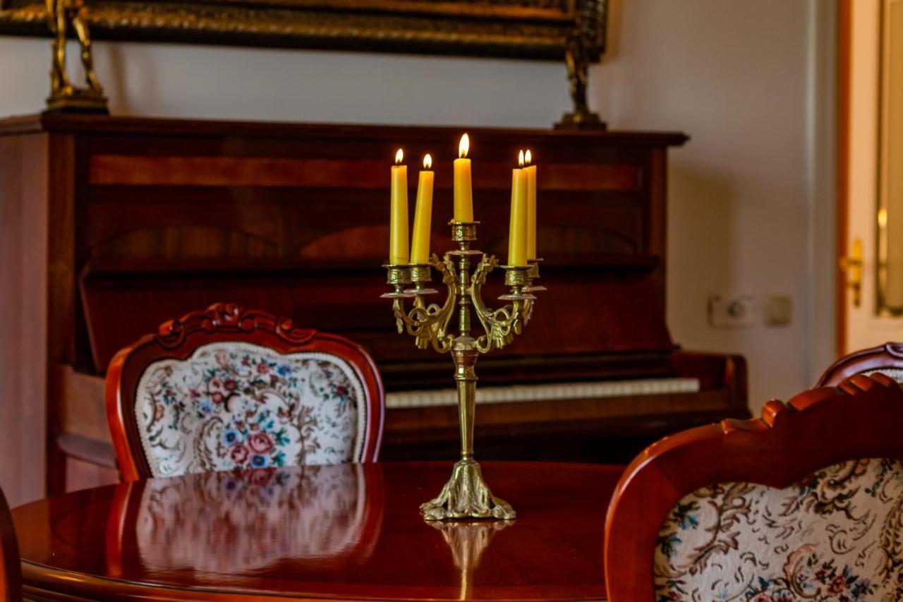 Classic Style Apartment In The Center Of ريغا المظهر الخارجي الصورة