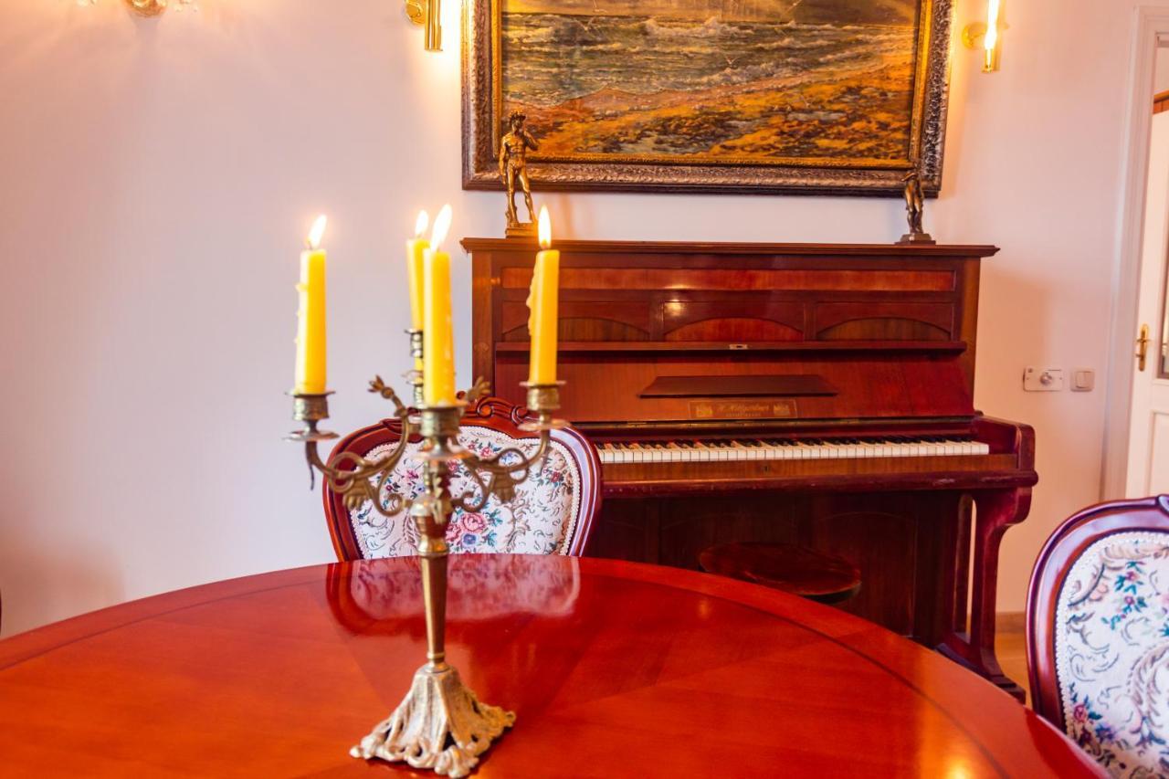 Classic Style Apartment In The Center Of ريغا المظهر الخارجي الصورة