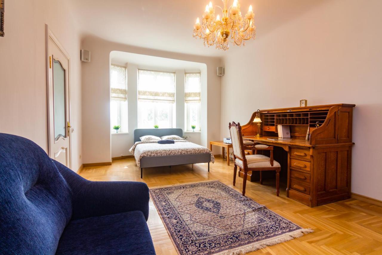 Classic Style Apartment In The Center Of ريغا المظهر الخارجي الصورة