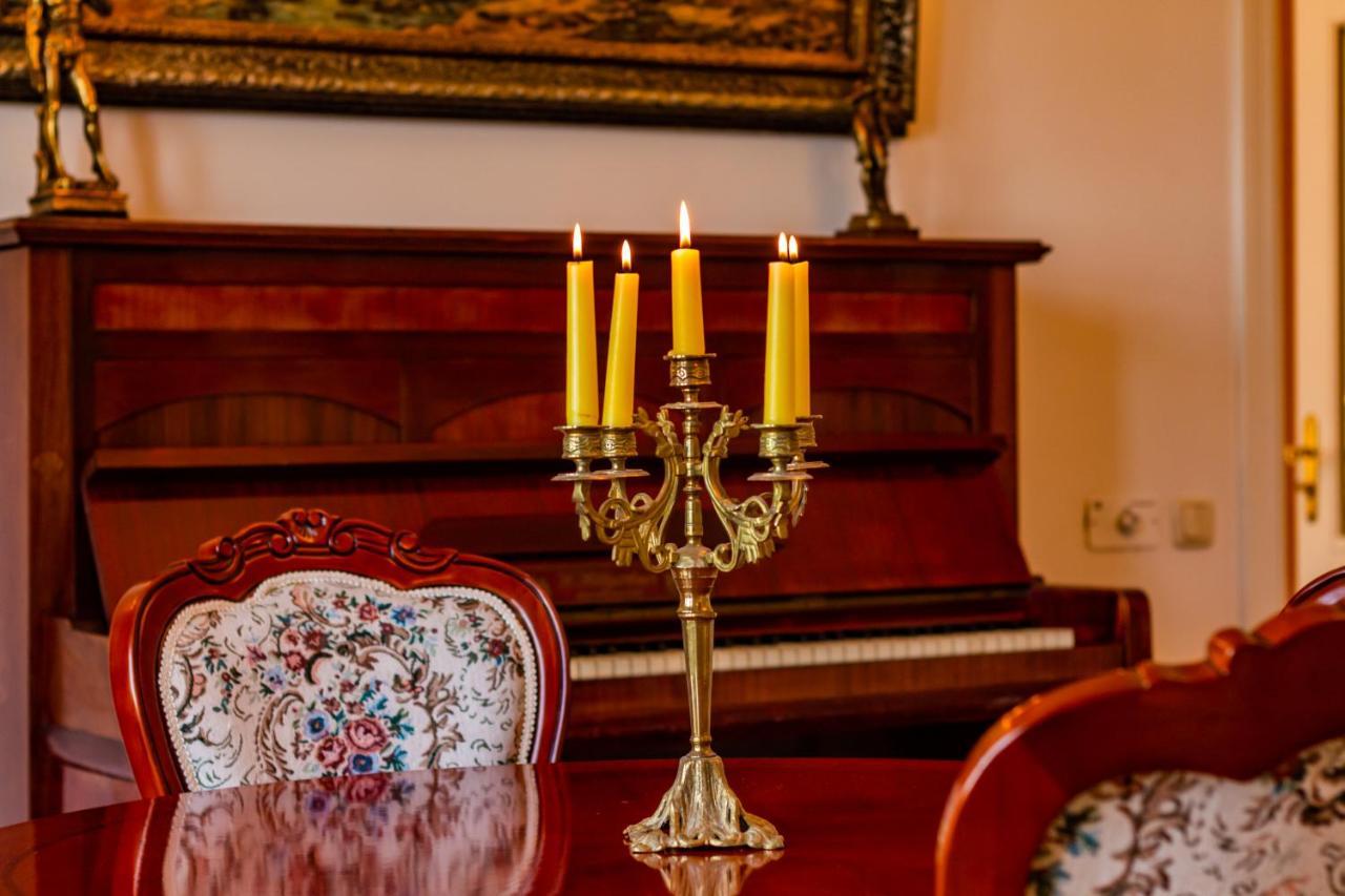 Classic Style Apartment In The Center Of ريغا المظهر الخارجي الصورة